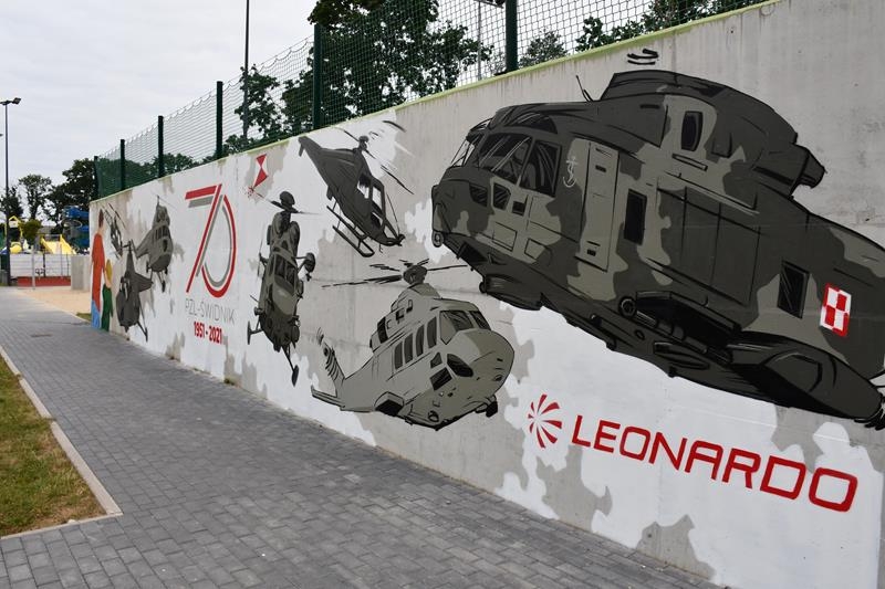 Śmigłowcowy mural w Świdniku już gotowy! - Foto: Swidnik.pl