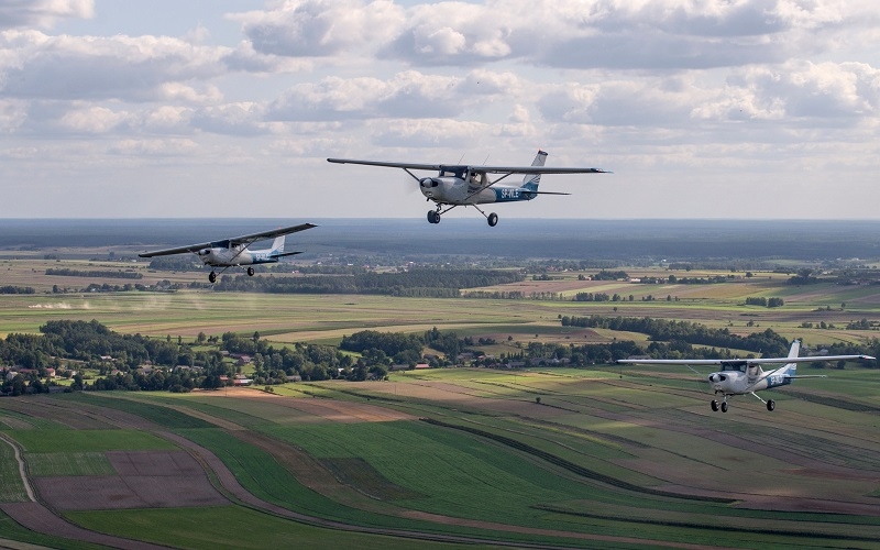 - Foto: NAVCOM SYSTEMS Fly Flying Academy