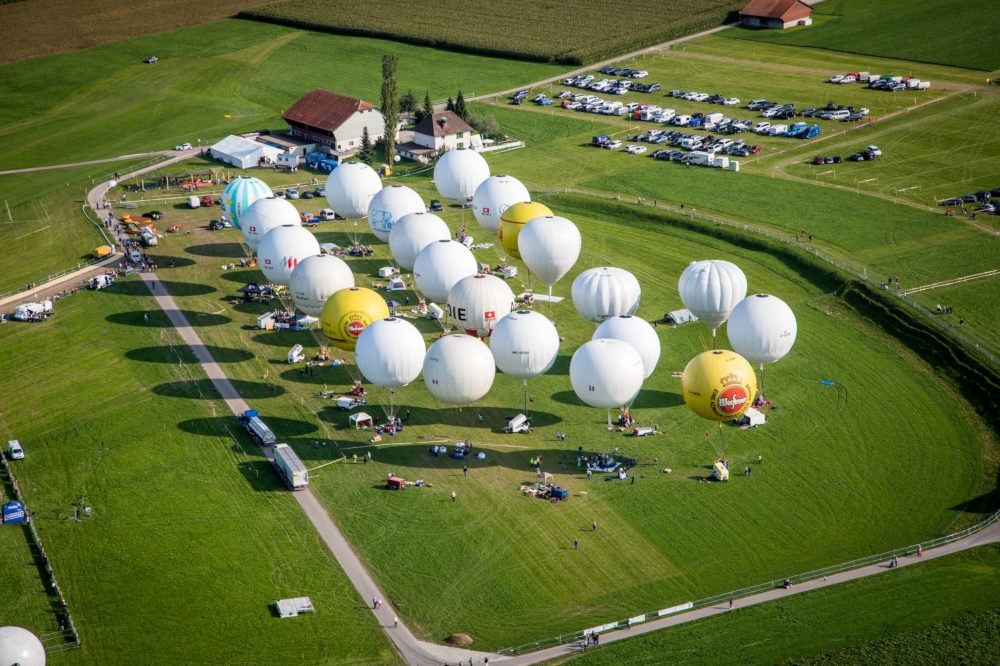 Puchar Gordona Bennetta - balony na stanowiskach startowych - Foto: FAI