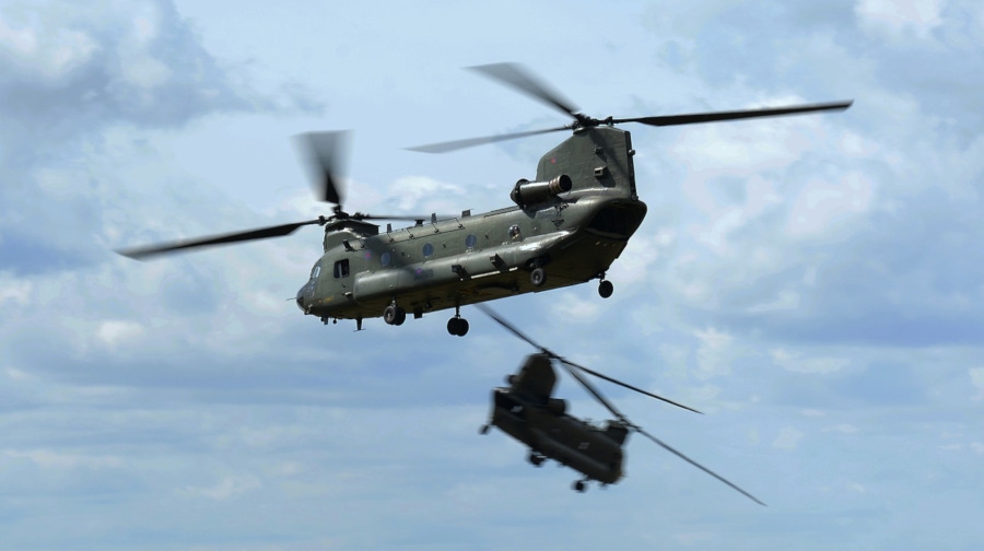 Śmigłowce Chinook w akcji - Foto: Pixabay License