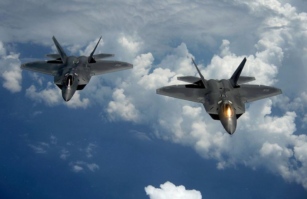 Zdjęcie ilustracyjne / Amerykańskie myśliwce F-22 - Foto: Pixabay License