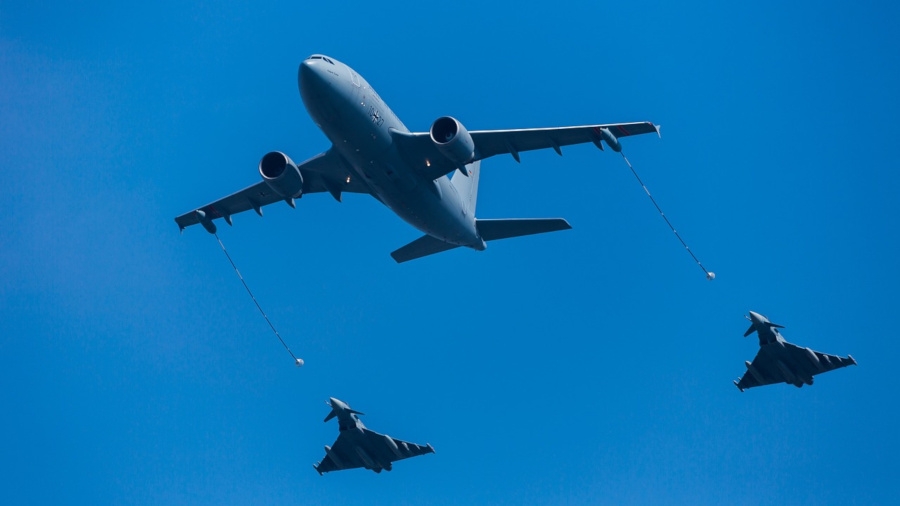 Myśliwce Eurofighter Typhoon podczas tankowania w powietrzu / Zdjęcie ilustracyjne - Foto: Pixabay License