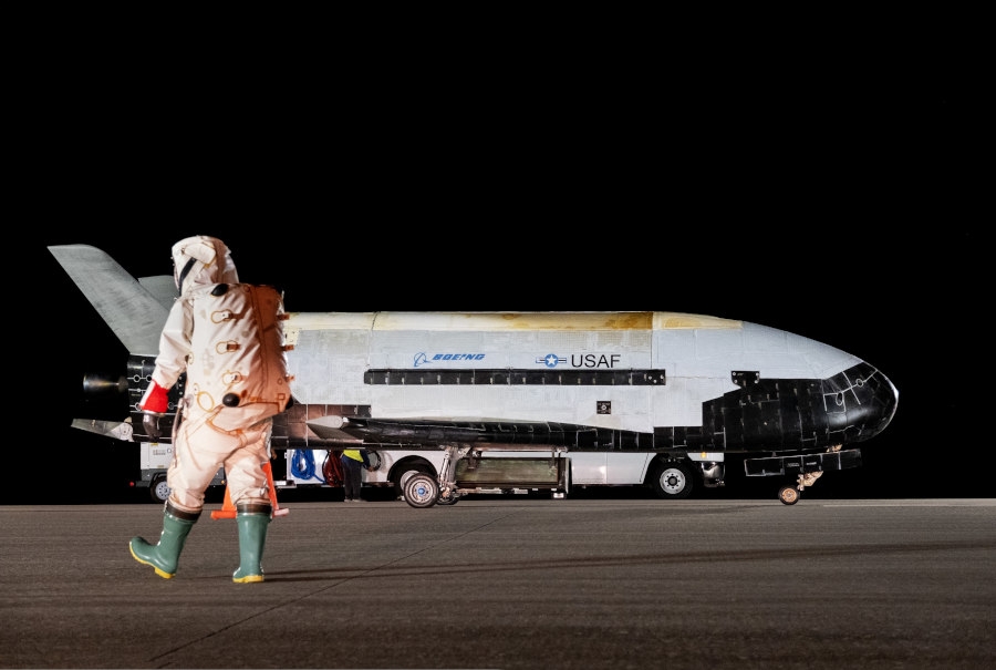 X-37B Orbital Test Vehicle po powrocie na Ziemię - Foto: Boeing