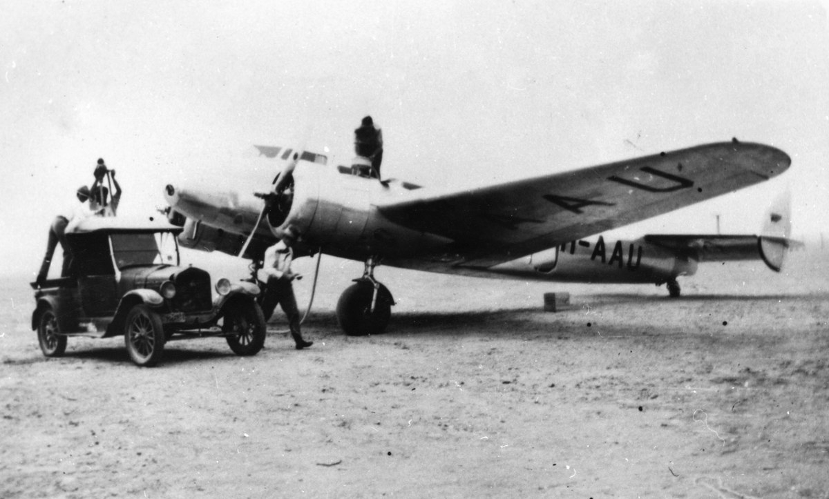 L10A VH-AAU w 1939 roku - Foto: Public domain / autor nieznany
