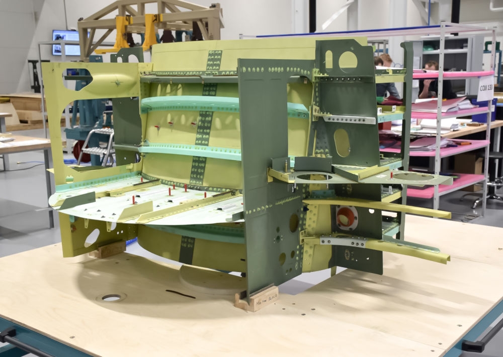 Pierwsze dwie struktury F-16 Block 70 wyprodukowane w PZL Mielec zostały dostarczone na linię montażu końcowego Lockheed Martin Aeronautics w Greenville w Karolinie Południowej centrum produkcji F-16. - Foto: Lockheed Martin