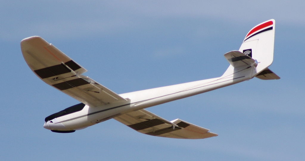 Zdjęcie poglądowe, Źródło: By Bob Adams from George, South Africa (RC Power glider) [CC BY-SA 2.0 (https://creativecommons.org/licenses/by-sa/2.0)], via Wikimedia Commons - 