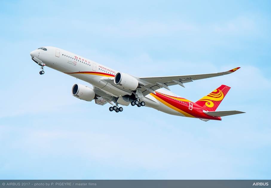 Samolot A350 XWB linii Hong Kong Airline. -
