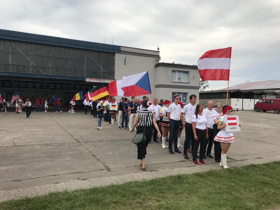 W Lesznie rozpoczęły się Mistrzostwa Świata w Akrobacji Szybowcowej w klasie Advanced oraz Unlimited. - Foto: Aeroklub Polski