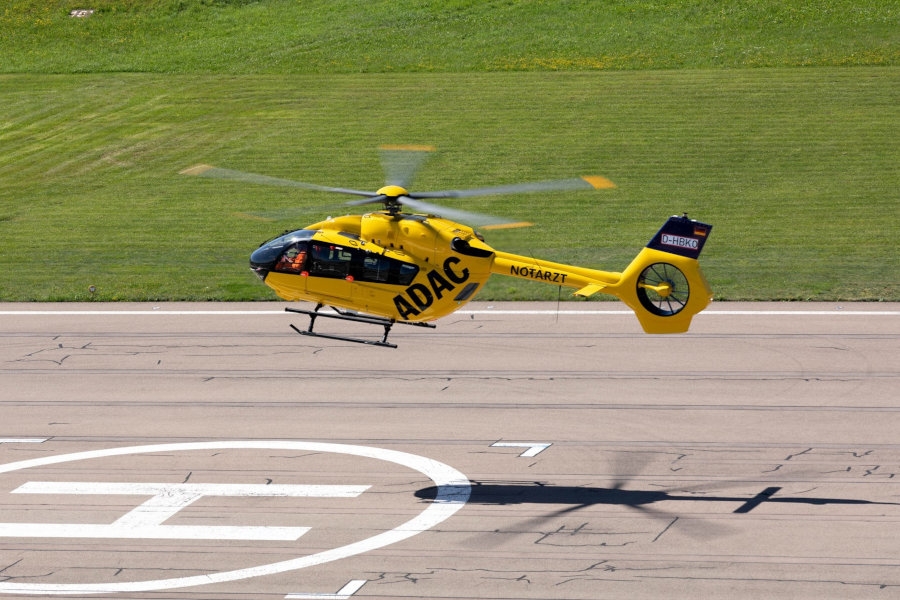 ADAC Luftrettung odbiera pierwsze pięciołopatowe śmigłowce H145. - Foto: Airbus