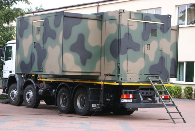 Mobilny Moduł Stanowiska Dowodzenia / Źródło zdjęcia: www.wzl1.com.pl -