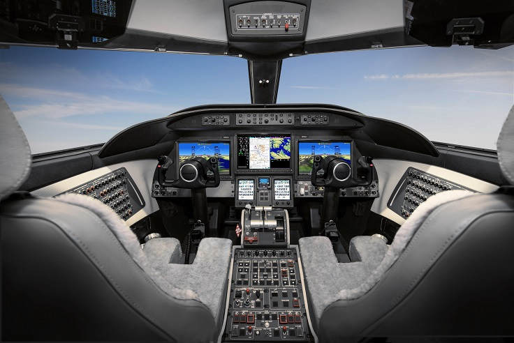 LJ 75 cocpit