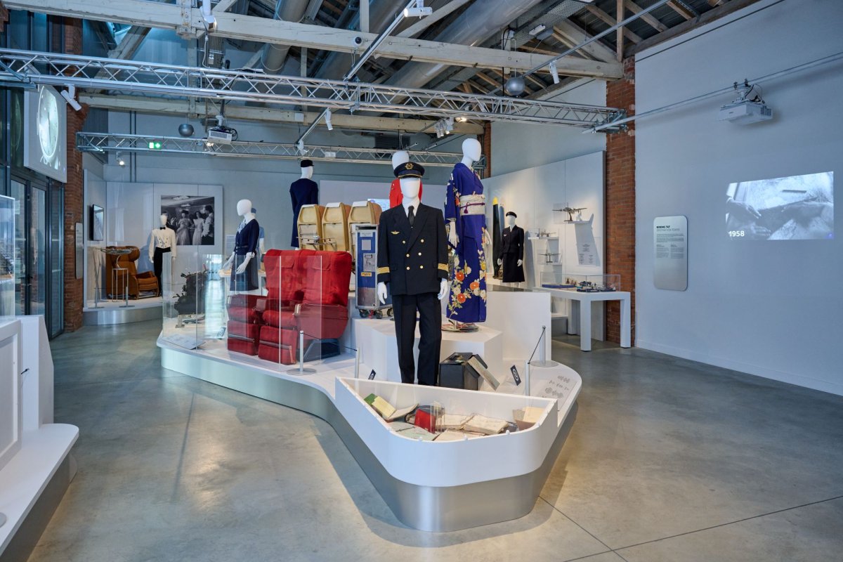 Wystawa pod hasłem „Historia elegancji” została otwarta kilka dni temu w L’Envol des Pionniers, muzeum francuskiego lotnictwa w Tuluzie