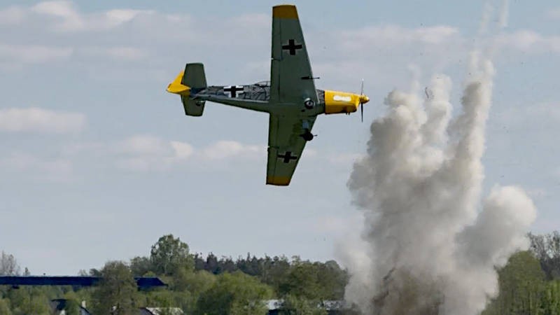 Pokaz Retro Sky Team - JedlińSKY 2025