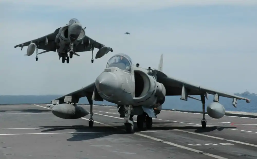 Włoskie samoloty AV-8B Harrier II