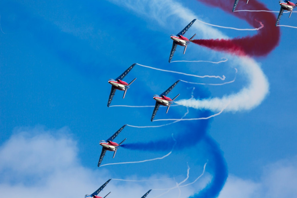 Patrouille de France podczas jednego z europejskich pokazów lotniczych - Foto: ho7dog / Pixabay License