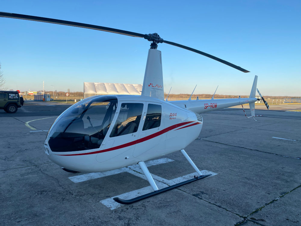 Nowy Robinson R44 Raven II dla Lotniczej Akademii Wojskowej - Foto: GB Aircraft