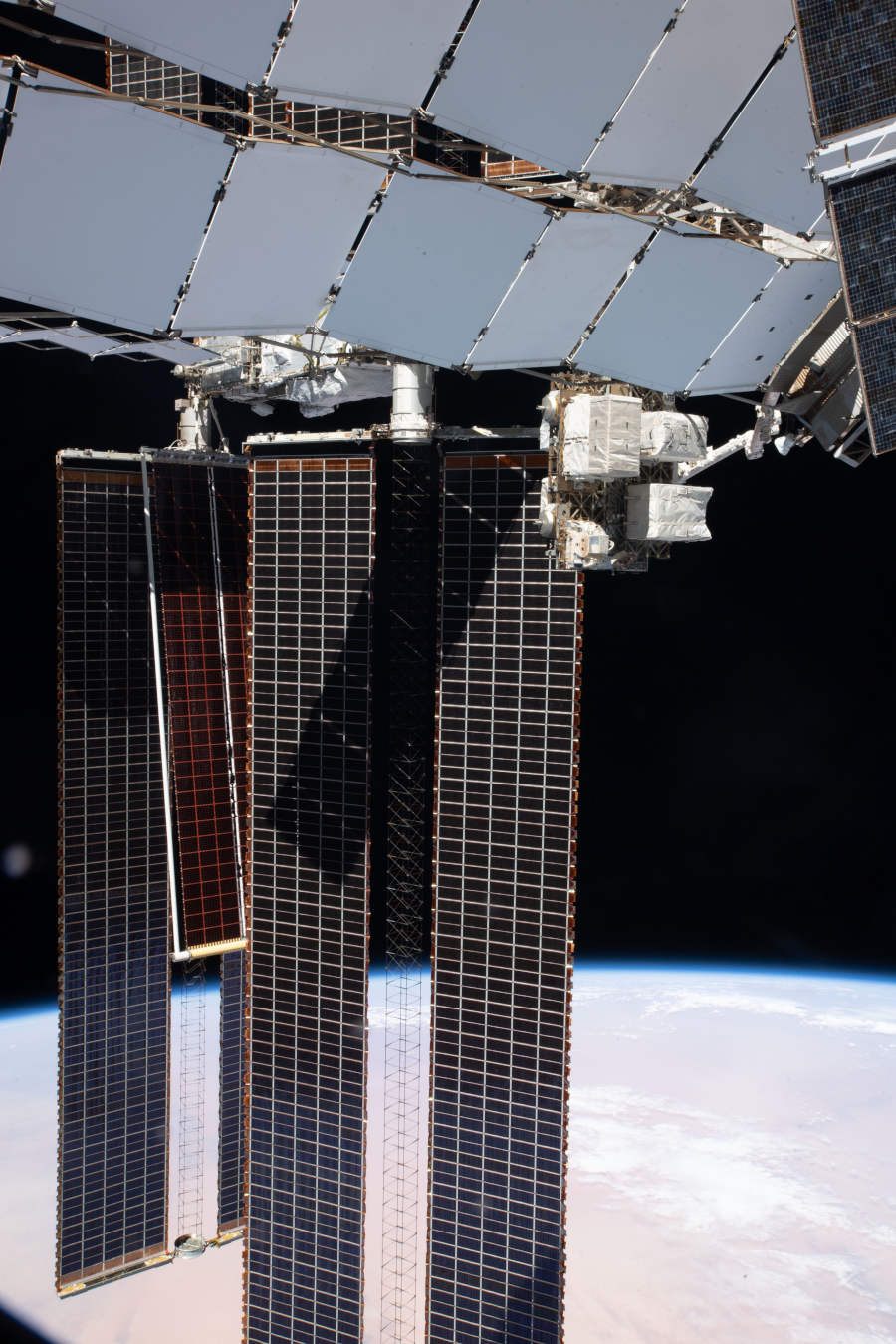 iss nowe panele słoneczne