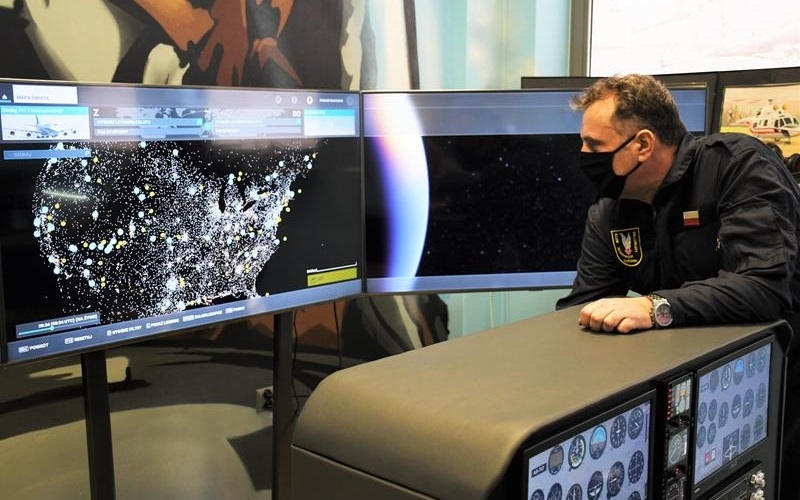 Wkrótce sy¬mulator zostanie zmoderni¬zowany. Pojawiła się szansa na zainstalowanie F-15, ame¬rykańskiego myśliwca sztur¬mowego. - Foto: Swidnik.pl