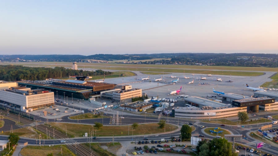 Na lotnisku w Krakowie odbyły się 2. Lotniskowe Targi Zawodoznawcze. - Foto: Kraków Airport