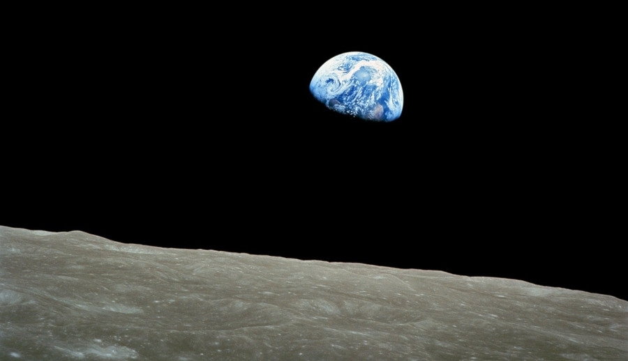 NASA, największe agencje kosmiczne i firmy prywatne wskazują Księżyc jako kolejną granicę eksploracji kosmosu. Zgodnie z programem Artemis już w 2024 roku na satelicie Ziemi ma wylądować pierwsza kobieta i kolejny astronauta. - Foto: Pixabay.com / Pixabay License