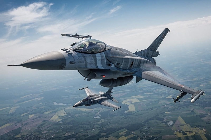 F-16 Demo Tiger Team - Foto: Piotr Łysakowski