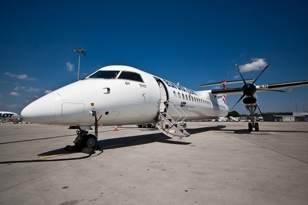 Bombardier Q400 w barwach LOT-u. Fot. Krzysztof Moczulski - 