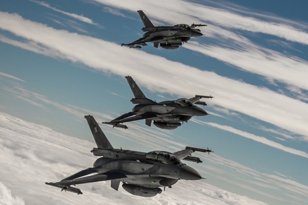 Baltic Air Policing rozpoczęła się w 2004 roku, gdy Litwa, Łotwa i Estonia  które nie posiadają własnych myśliwców  poprosiły NATO o pomoc w patrolowaniu ich przestrzeni powietrznej. - Autor zdjęcia: st. chor. sztab. Waldemar Młynarczyk
