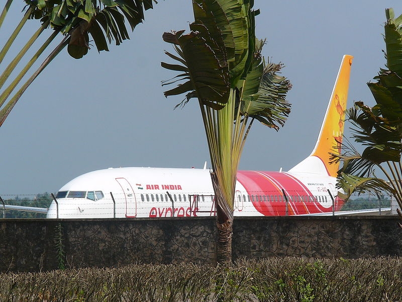 Zdjęcie poglądowe:  B737 Air India Express na Cochin International Airport / Źródło: By Reubentg at English Wikipedia [Public domain], via Wikimedia Commons - 