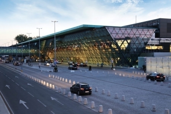 Źródło zdjęcia: Kraków Airport - 