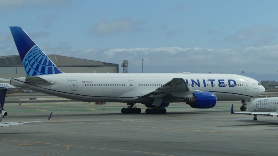 Foto: Mirosław Waluś / B777-200 - 