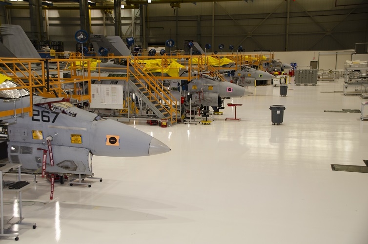 Aby przedłużyć resurs F/A-18 Boeing otrzymał już drugi kontrakt od US Navy. - Foto: Boeing