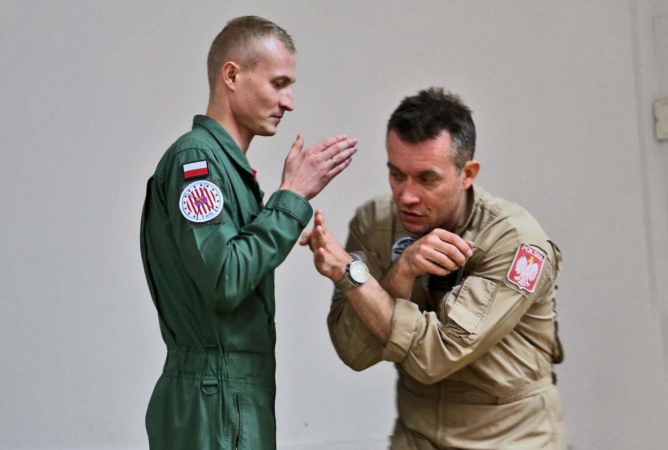 Spotkanie z pilotami w Lotniczej Akademii Wojskowej - Foto: Filip Idzikowski