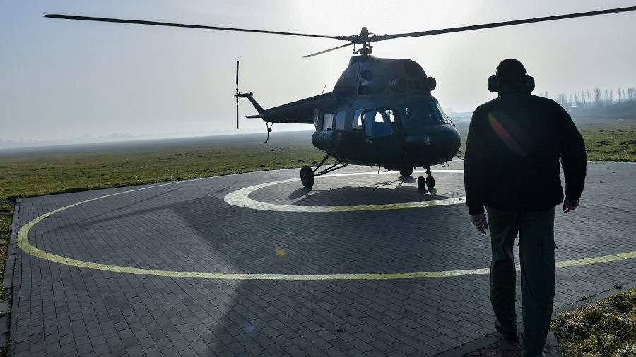 Żołnierze Wojska Polskiego, którzy są w Płocku przystąpili do monitoringu z lądu i z powietrza zatoru lodowego na Wiśle na odcinku Kępa Polska - Płock. - Foto: MON