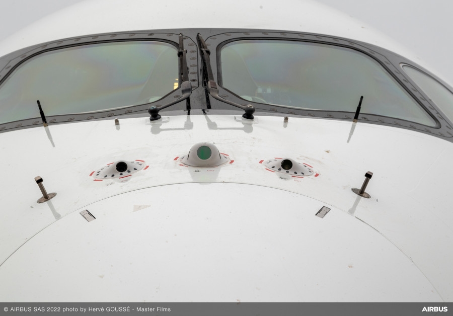 Nowe technologie wspomagające prace pilotów w samolocie Airbus A350-1000 - Foto: Airbus