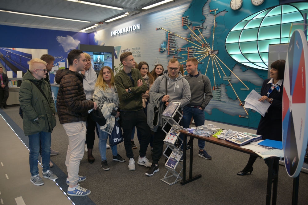 1 lotniskowe targi zawodoznawcze. - Foto: Kraków Airport