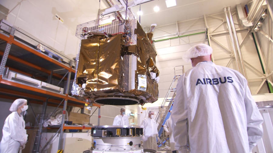 Satelity PlĂ©iades Neo przybyły do kosmodromu w Kourou. - Foto: Airbus