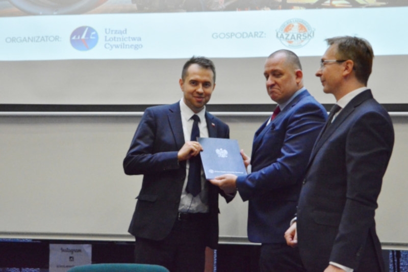 Piotr Wieczorek Prezes Zarządu WELCOME z Wiceprezesem ULC ds standardów lotniczych Michałem Witkowskim - Foto: WELCOME Airport Services