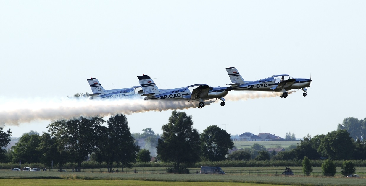 Zespół Cellfast Flying Team podczas pokazu dynamicznego Zdjęcie: Małgorzata Konopka/Red - 